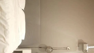 外約金髮巨乳女大生打炮，粉乳嫩穴被大肉棒狠操!