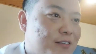 苗条长腿嫩模未经世事，被小哥约到床上啪啪被偷拍了都不知道~