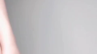 大学生美眉和男友拿着单反机开房自拍 没想到宾馆里早有针孔摄像机拍下了一切