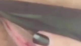 人民币兑港币弟弟趁大哥不在家追求嫂子 寻求刺激 直接在床边强制后入爆草衣服都没脱