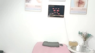 摄影师诱导女模发浪骚气调情在拍摄现场做爱
