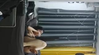 苗条身材美乳双人啪啪脱掉情趣装深喉口交骑乘位啪啪