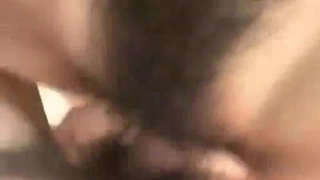性感人妻被中出后还欲求不满～拿者假屌不断抽差自己的小屄！
