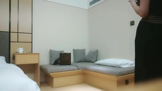 在闹市百货商场前车震整个城市都是美女沐沐的战场
