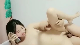 給 幾 十 個 男 人 舔 過 騷 浪 氣 質 拜 金 女 白 領 背 著 老 公 偷 情 老 板 腳 和 屁 眼 兒 都 給 舔 啪 啪 叫 床 聲 最 刺 激 對 白 淫 蕩