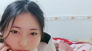 此女可以做公交吗