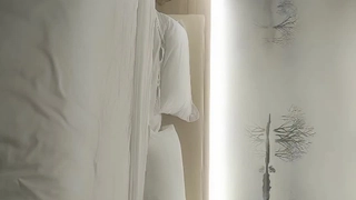 SSIS-404 笑ってはしゃいでキスして无邪気にじゃれ合った后、ホテルでじっくりねっとり何度も何度も求め合う朝までハメまくりデート 东云みれい