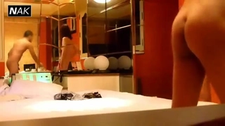 JAPANESE XXX FREE你看那边好像有人再看，和公司美艳小姐姐野外偷情