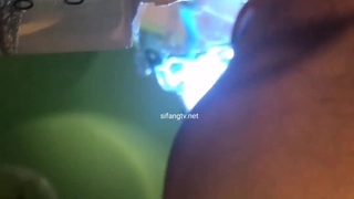 毛茸茸的少女被大鸡巴撑开毛茸茸的阴户